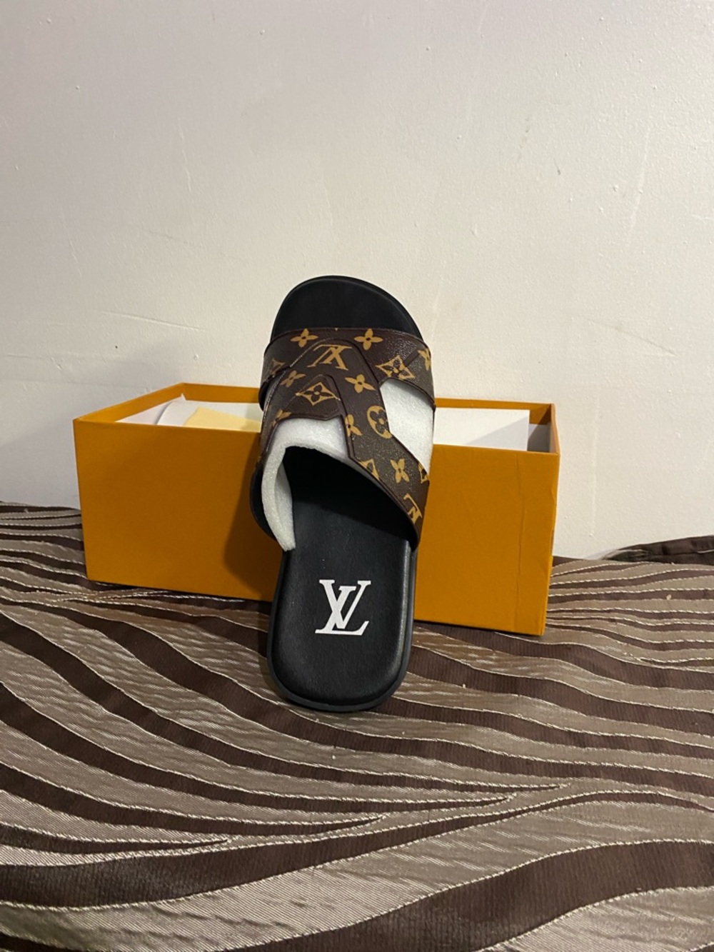 Louis Vuitton Brown Monogram Slide with Black Footbed - Picture 4 of 6